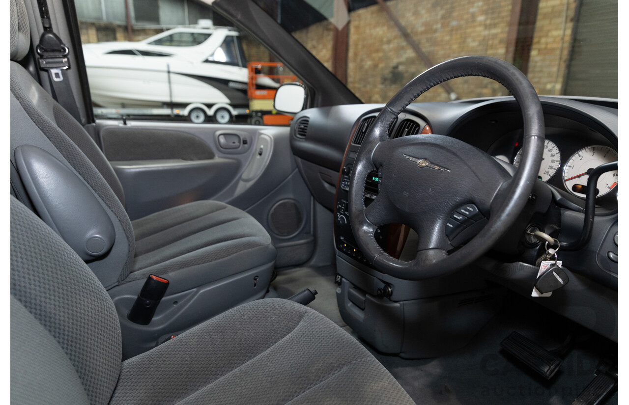 07/2006 Chrysler Voyager LX RG 05 Upgrade 4D Wagon Silver V6 3.3L