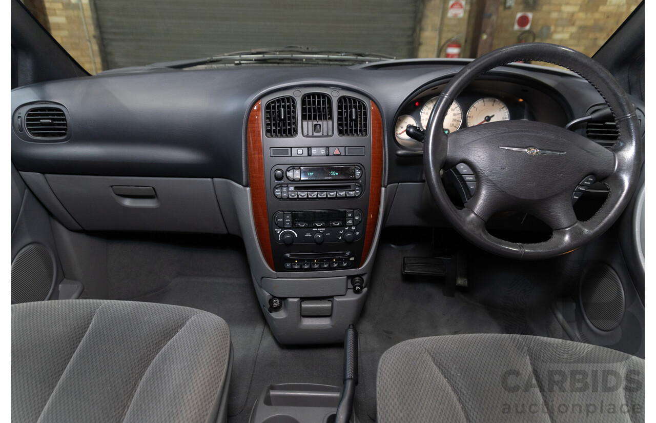 07/2006 Chrysler Voyager LX RG 05 Upgrade 4D Wagon Silver V6 3.3L