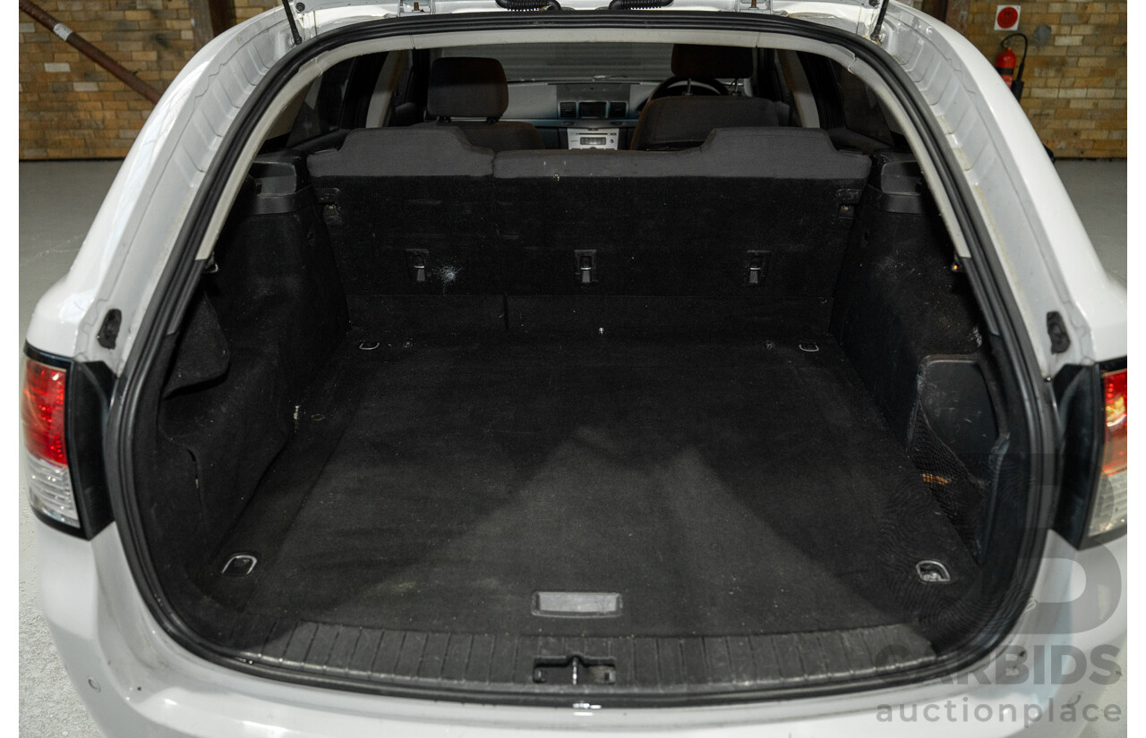 10/2008 Holden Commodore Omega VE MY09 4d Sportwagon White 3.6L