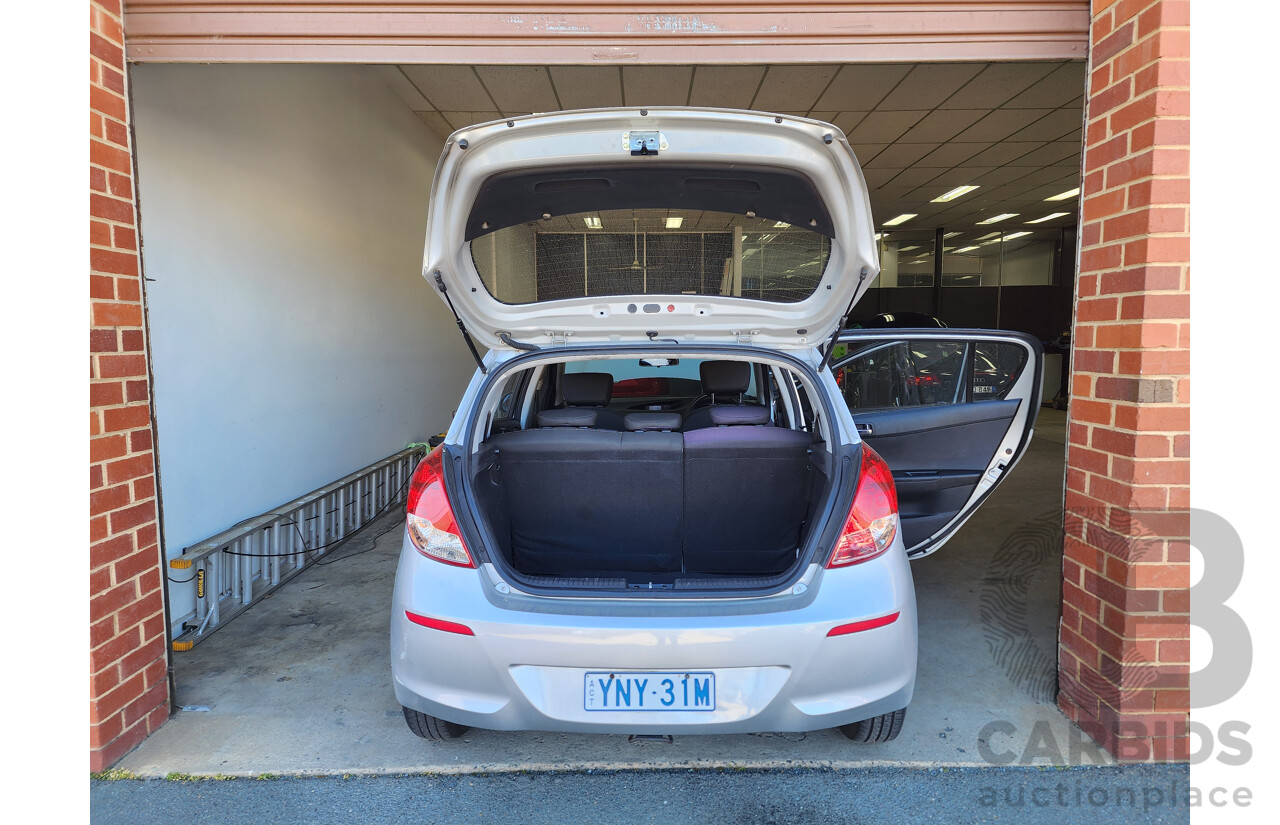 05/2014 Hyundai i20 Active PB MY14 5d Hatchback Silver 1.4L