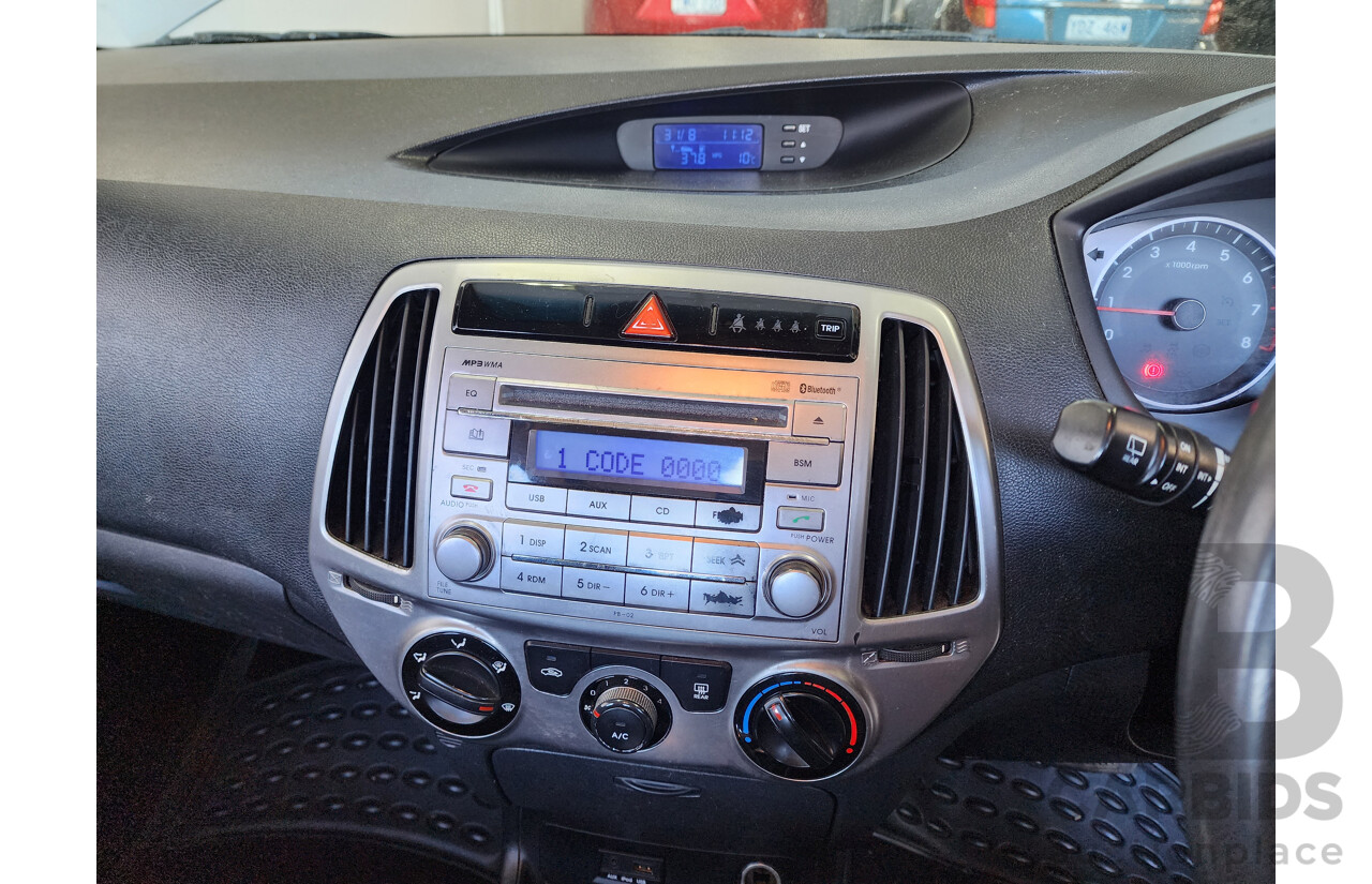 05/2014 Hyundai i20 Active PB MY14 5d Hatchback Silver 1.4L