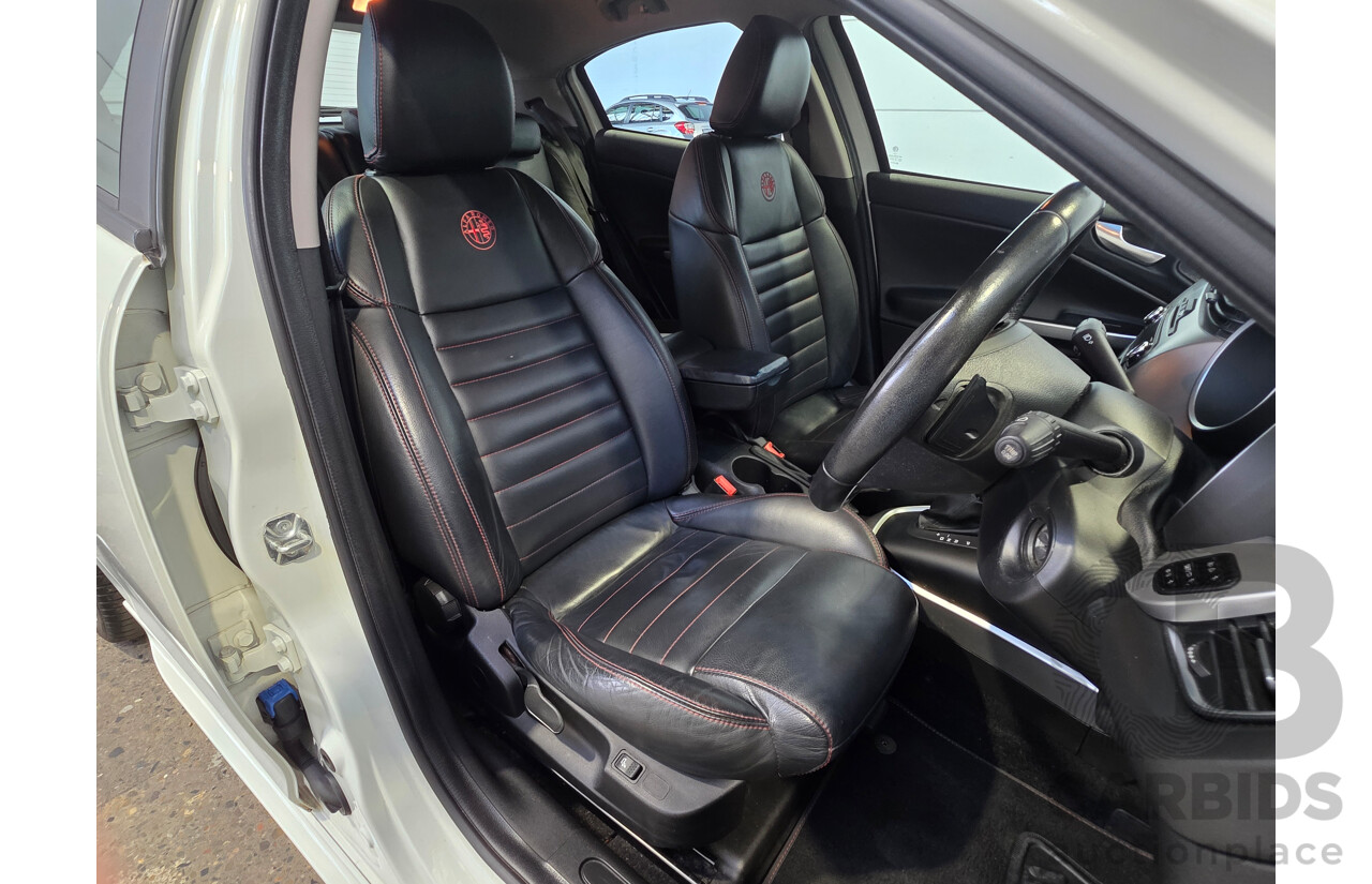 04/2014 Alfa Romeo Giulietta PROGRESSION (FWD) 5d Hatchback White 1.4L