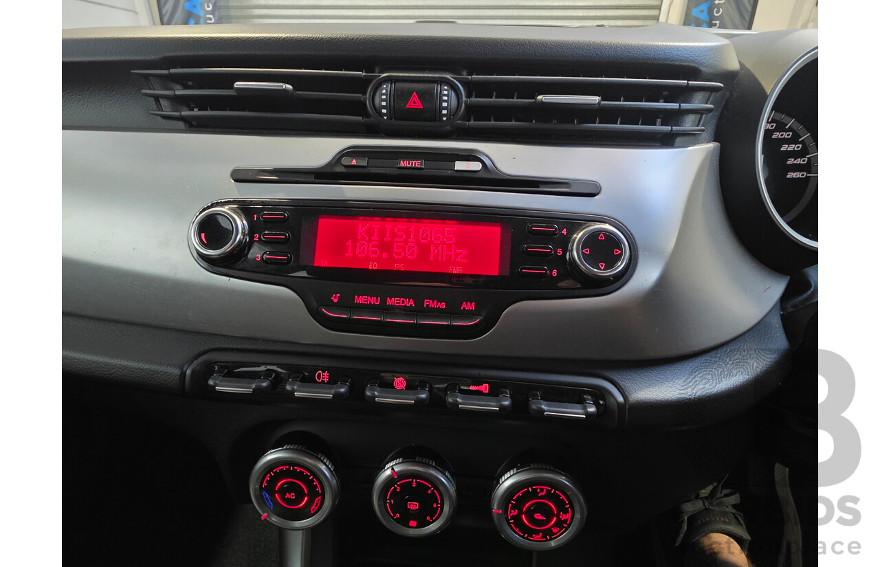 04/2014 Alfa Romeo Giulietta PROGRESSION (FWD) 5d Hatchback White 1.4L
