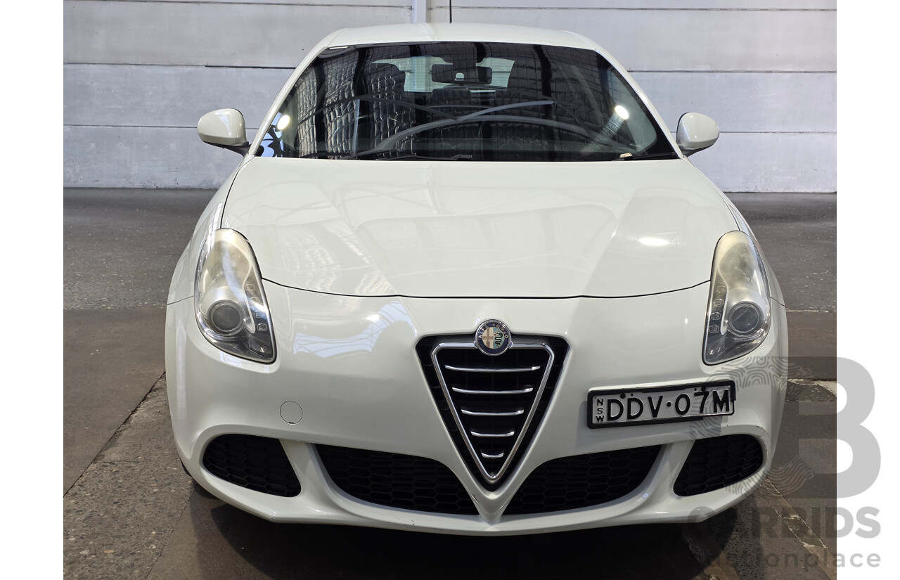 04/2014 Alfa Romeo Giulietta PROGRESSION (FWD) 5d Hatchback White 1.4L