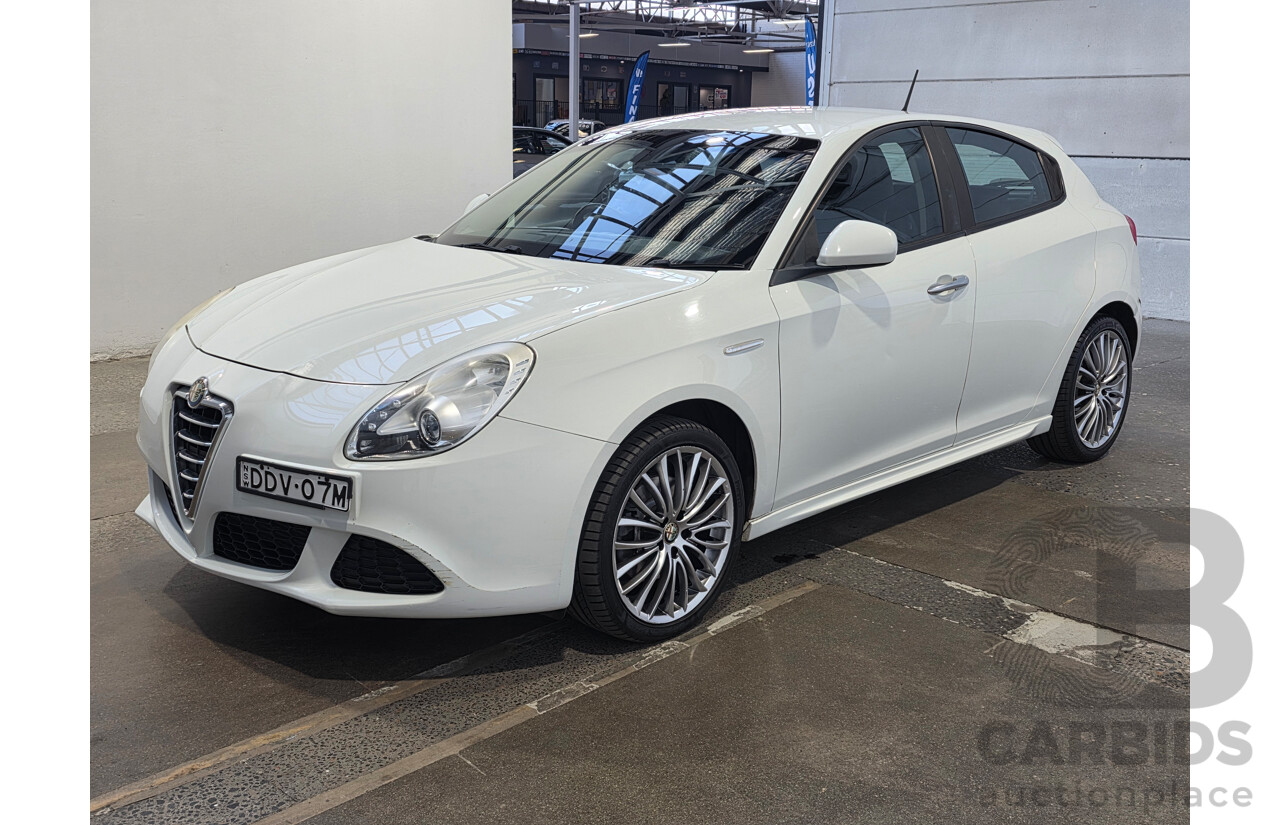 04/2014 Alfa Romeo Giulietta PROGRESSION (FWD) 5d Hatchback White 1.4L