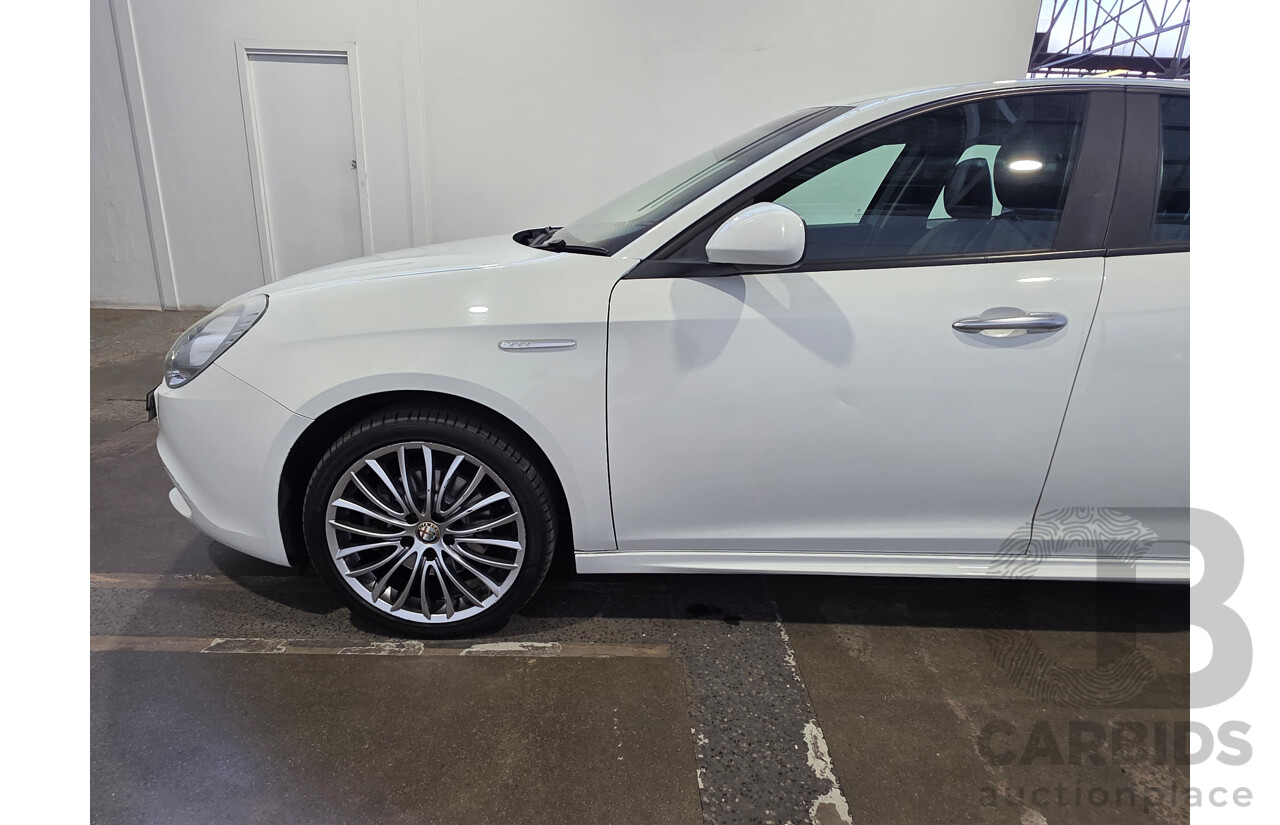 04/2014 Alfa Romeo Giulietta PROGRESSION (FWD) 5d Hatchback White 1.4L