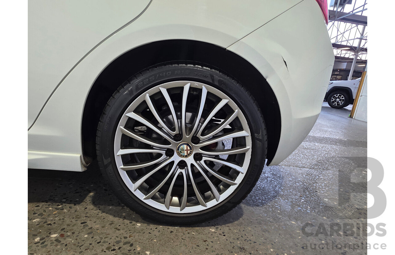 04/2014 Alfa Romeo Giulietta PROGRESSION (FWD) 5d Hatchback White 1.4L
