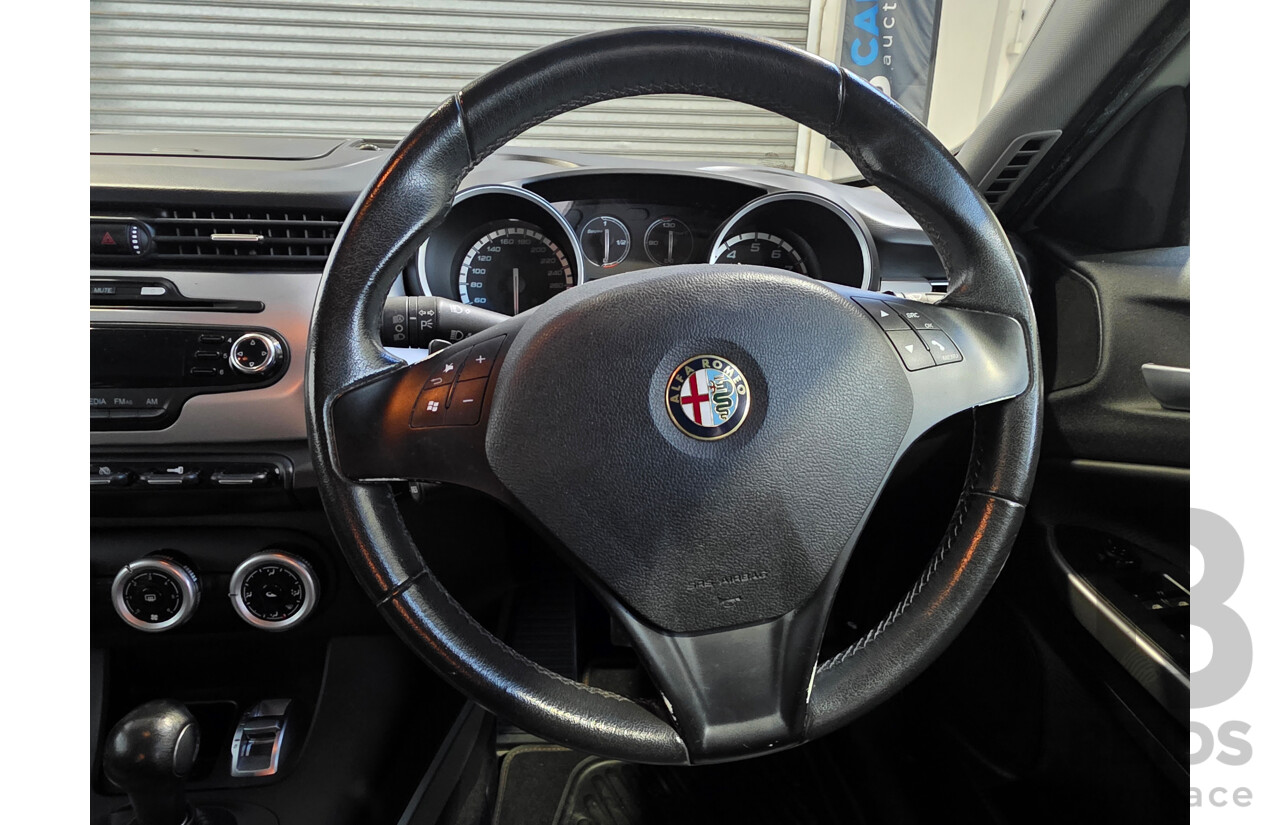 04/2014 Alfa Romeo Giulietta PROGRESSION (FWD) 5d Hatchback White 1.4L