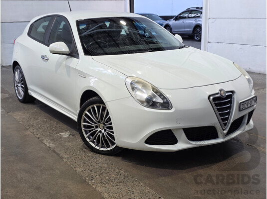 04/2014 Alfa Romeo Giulietta PROGRESSION (FWD) 5d Hatchback White 1.4L