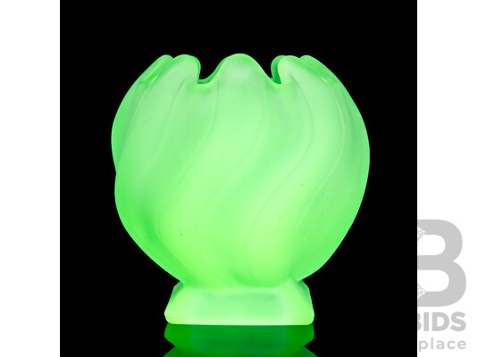 Vintage Bagley Uranium Glass Art Deco Equinox Vase