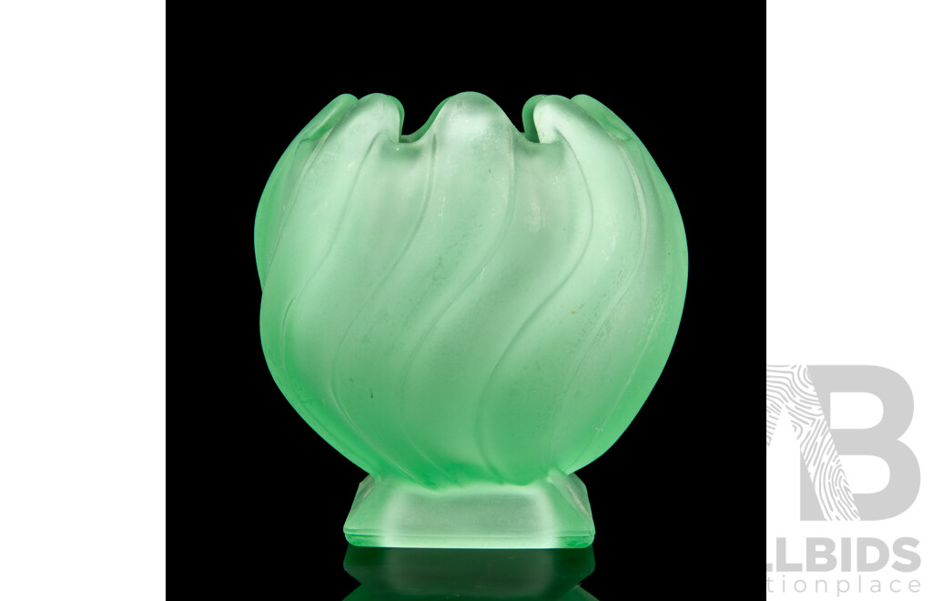 Vintage Bagley Uranium Glass Art Deco Equinox Vase