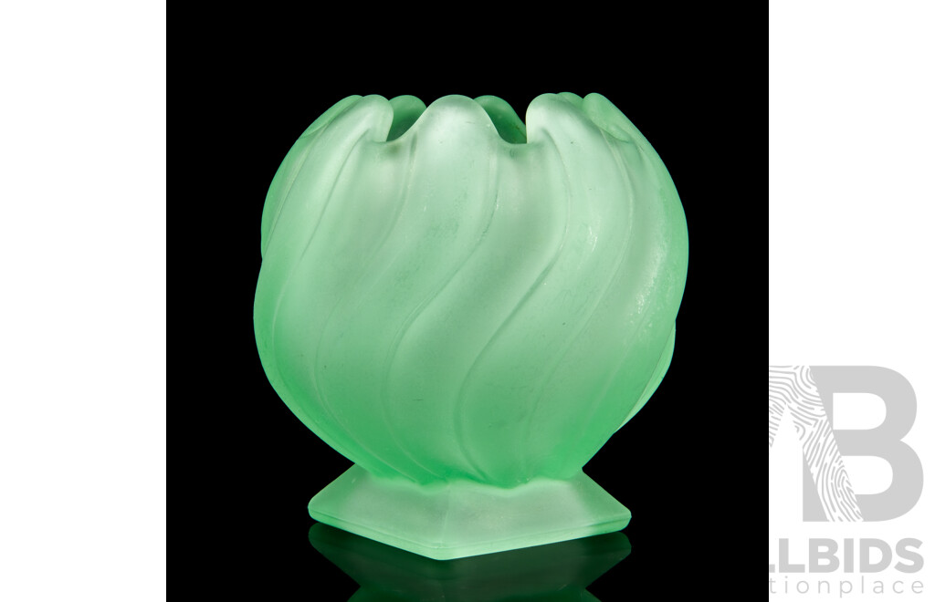 Vintage Bagley Uranium Glass Art Deco Equinox Vase