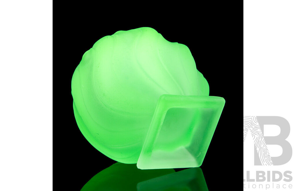 Vintage Bagley Uranium Glass Art Deco Equinox Vase
