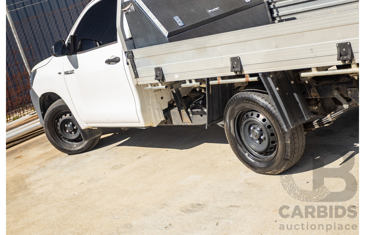 06/2018 Toyota Hilux Workmate TGN121R MY17 C/Chas White 2.7L