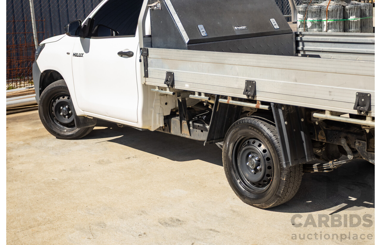 06/2018 Toyota Hilux Workmate TGN121R MY17 C/Chas White 2.7L