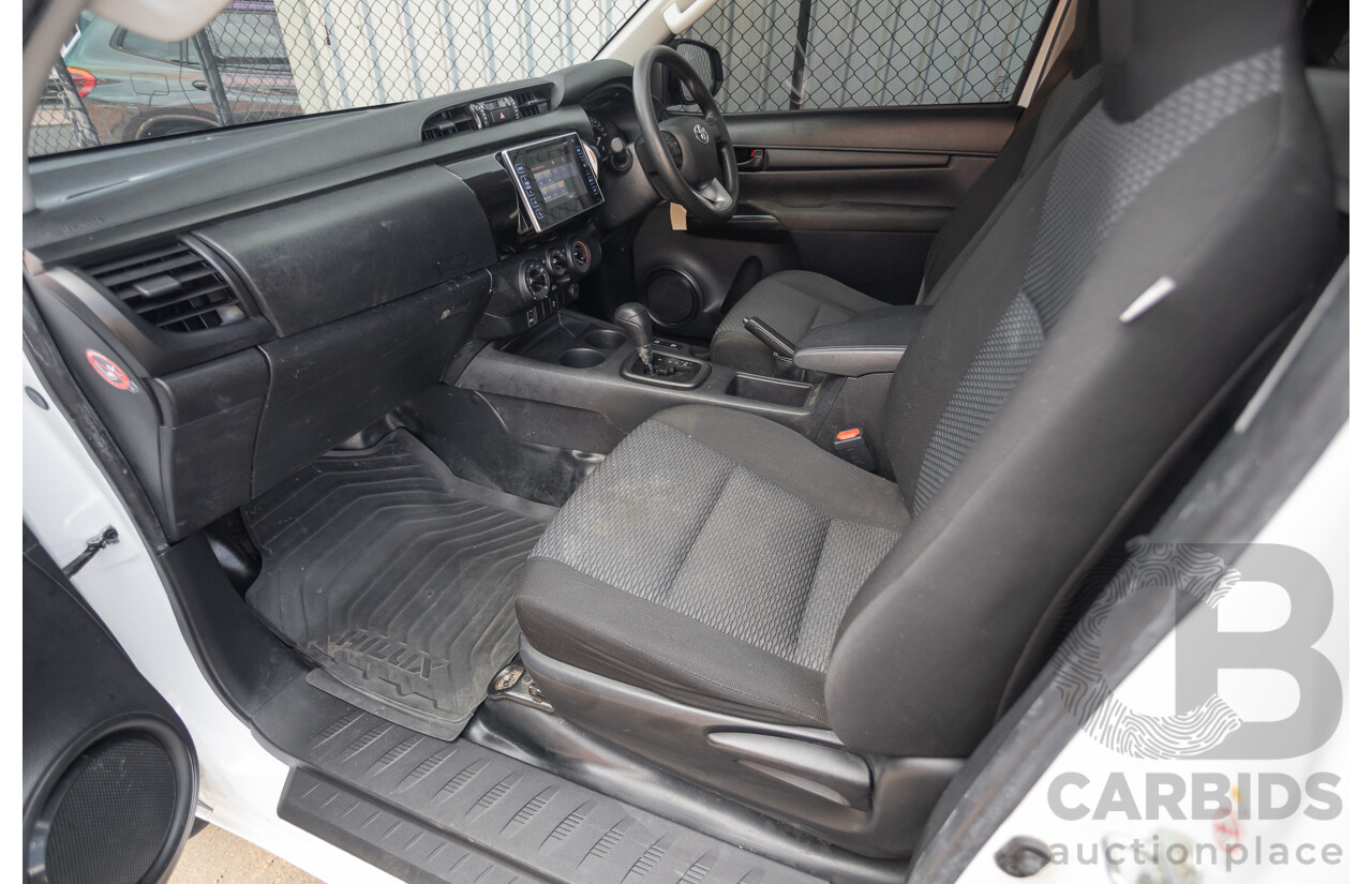 06/2018 Toyota Hilux Workmate TGN121R MY17 C/Chas White 2.7L