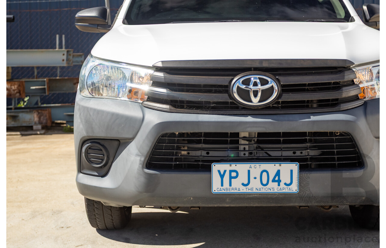 06/2018 Toyota Hilux Workmate TGN121R MY17 C/Chas White 2.7L