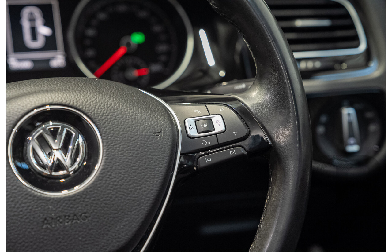 04/2016 Volkswagen Golf 110 TDI Highline AU MY16 4d Wagon Grey 2.0L