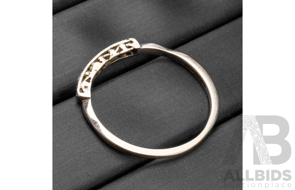 Vintage 9ct White Gold/Platinum Diamond & Sapphire Wedding Ring - Size O