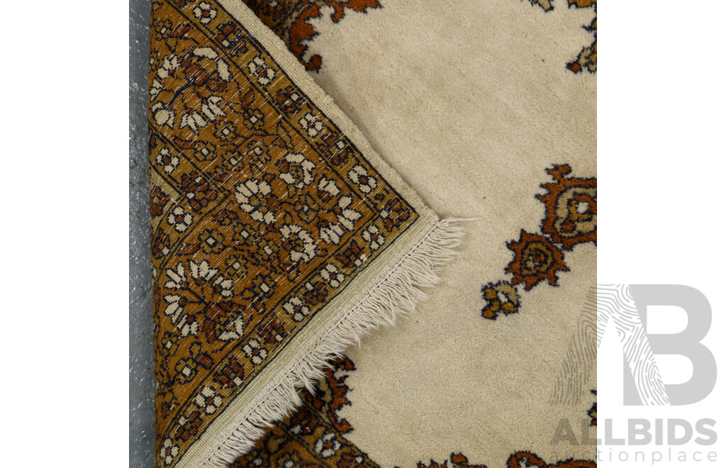 Hand Knotted Traditional Oriental Rug