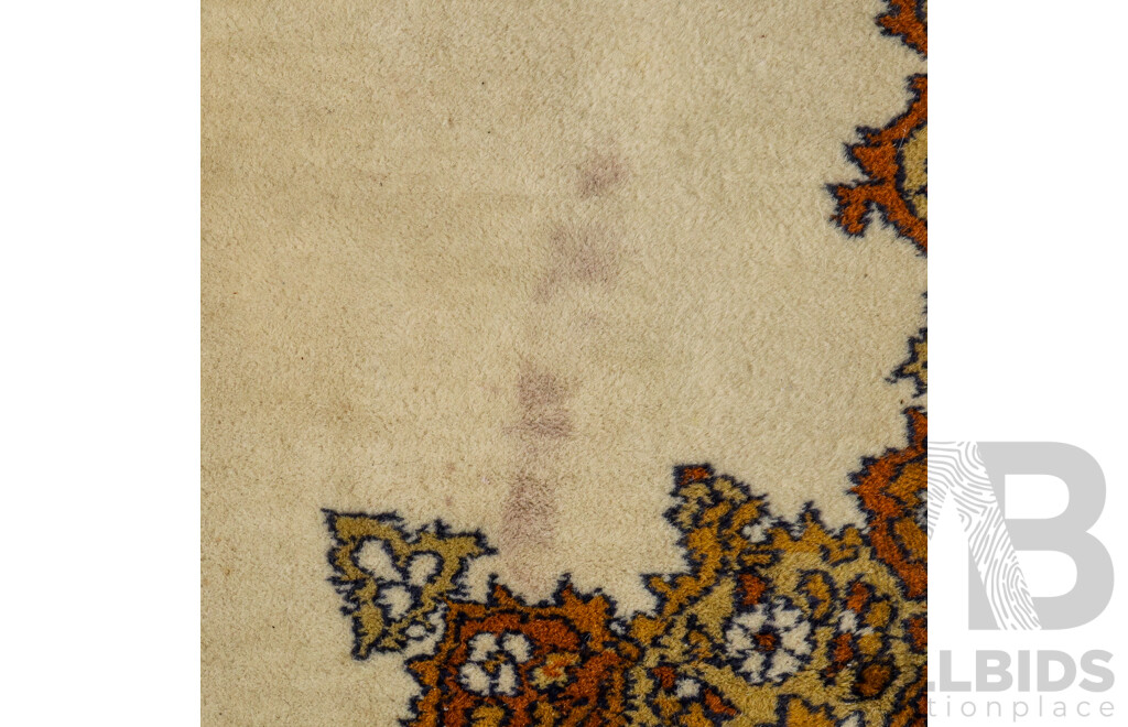 Hand Knotted Traditional Oriental Rug