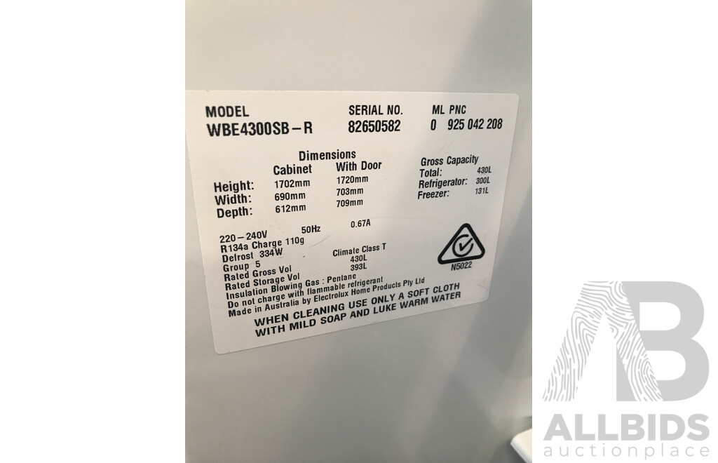 Westinghouse (WBE4300SB-R) 430L Bottom Mount Refrigerator