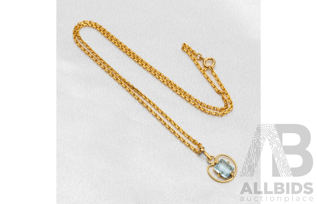 18ct Yellow Gold Necklace & Aquamarine Pendant. Length - 46cms