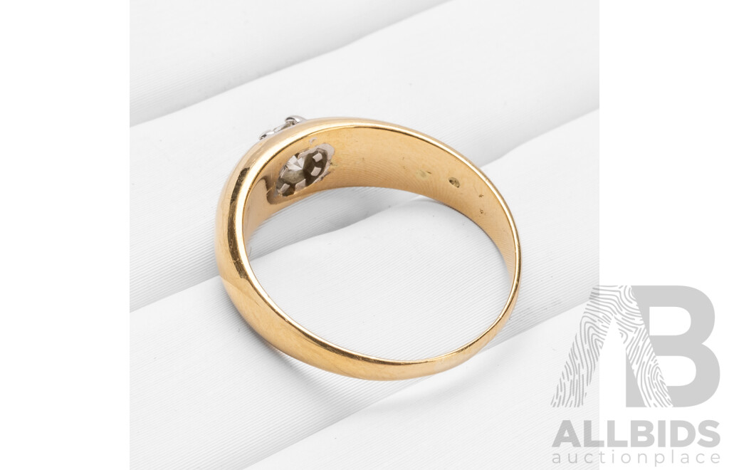 18ct Yellow Gold & Diamond Ring - Size M.5