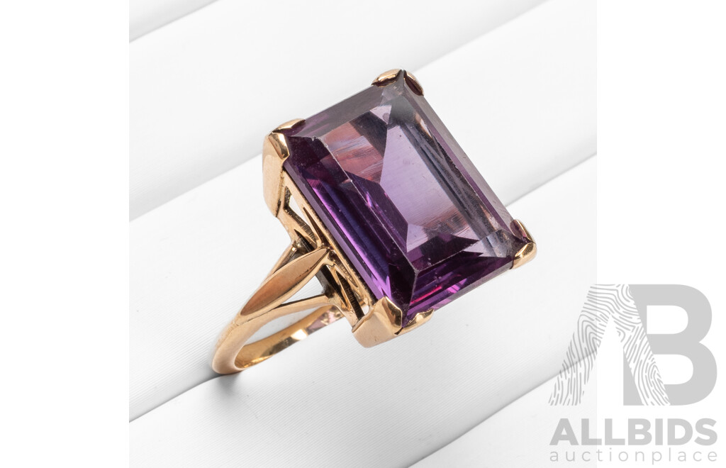 Vintage 9ct Yellow Gold & Purple Sapphire Dress Ring - Size N.5