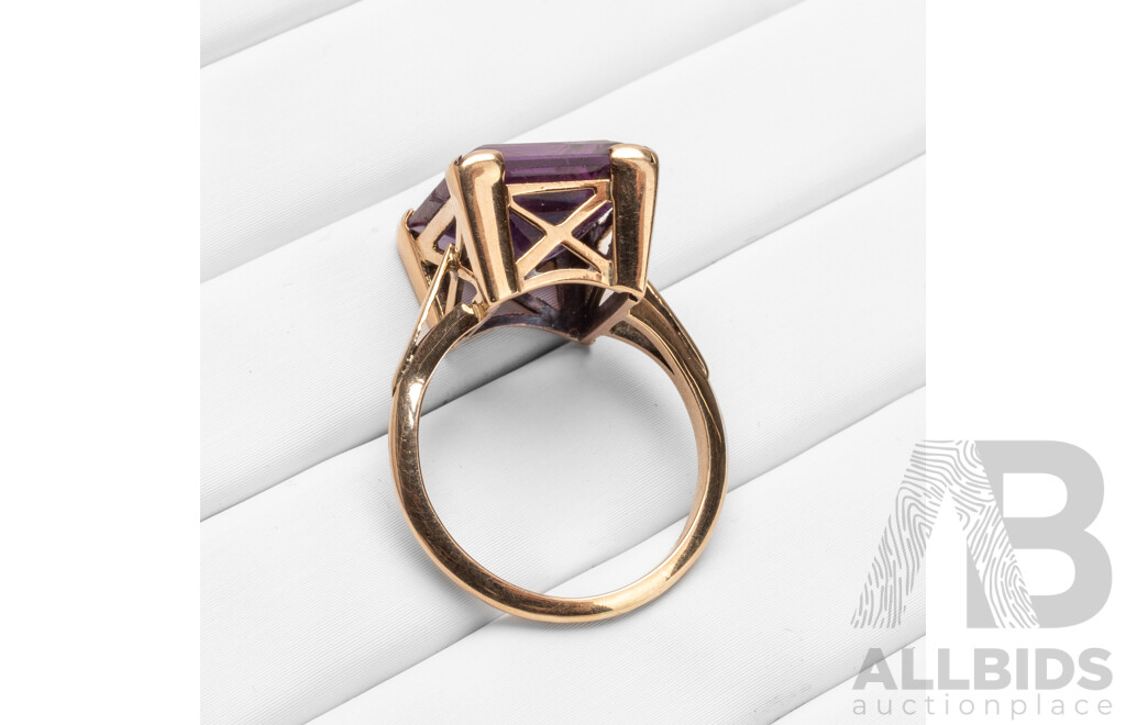 Vintage 9ct Yellow Gold & Purple Sapphire Dress Ring - Size N.5