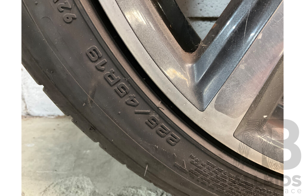 BMW 19inch Light Allow Wheel and FRO36 Tyre
