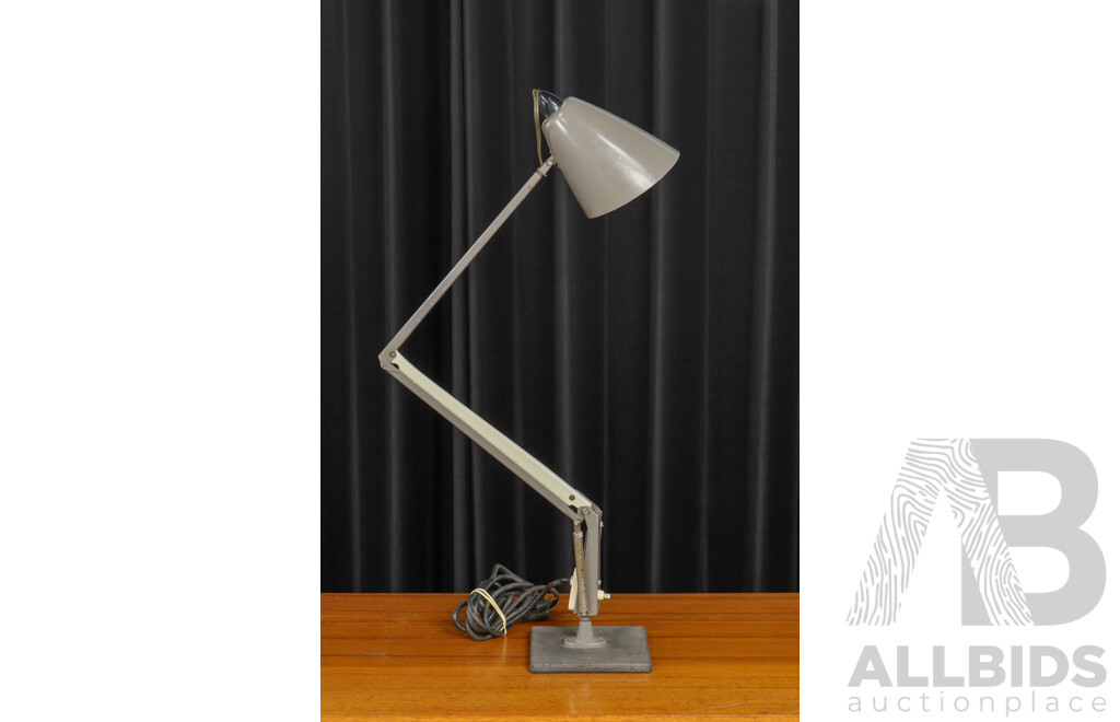 Planet Studio Articulated Desk Lamp