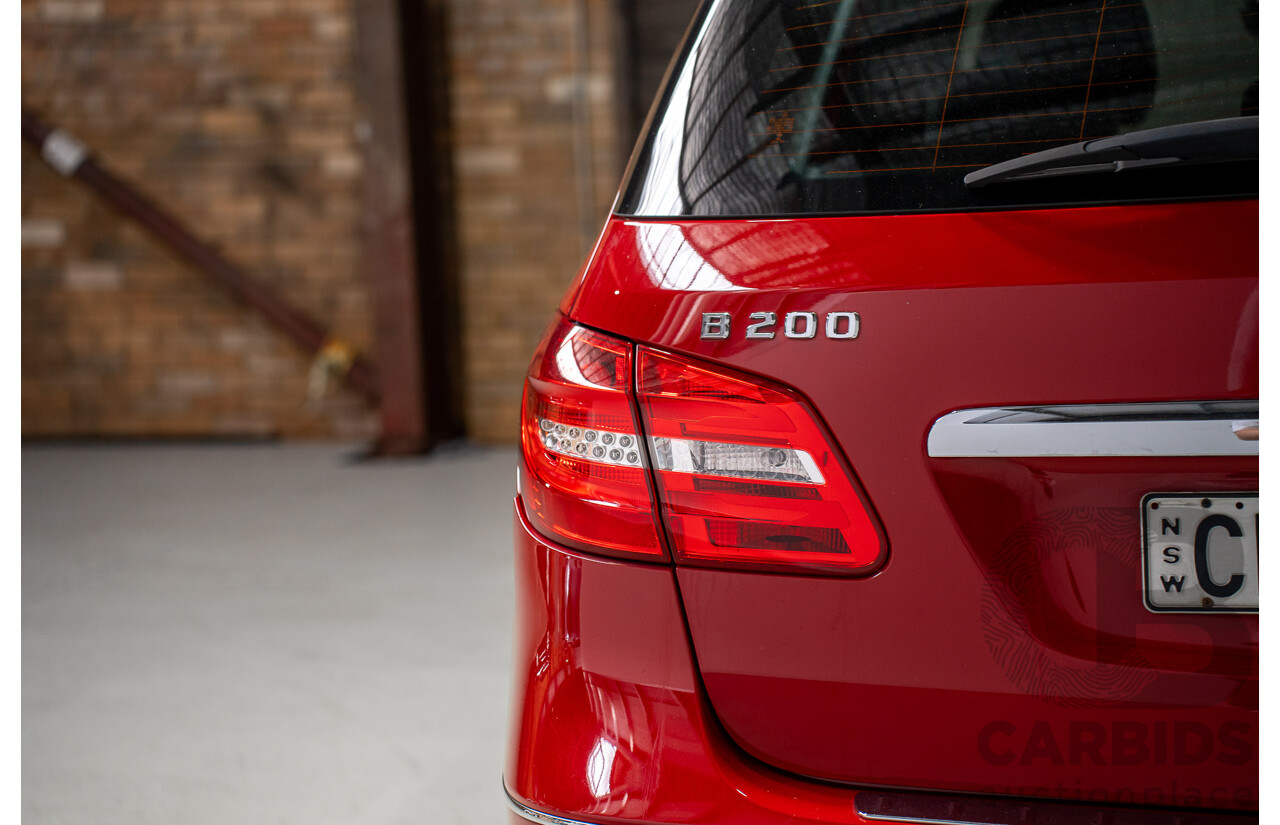 04/2013 Mercedes-Benz B200 CDI BE 246 MY13 5d Hatchback Red Turbo Diesel 1.8L