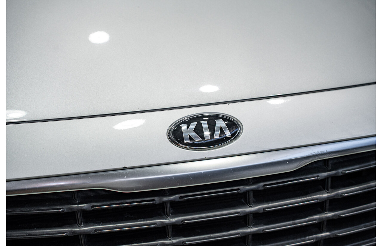 01/2019 Kia Carnival S YP PE MY19 4d Wagon Silver 3.3L