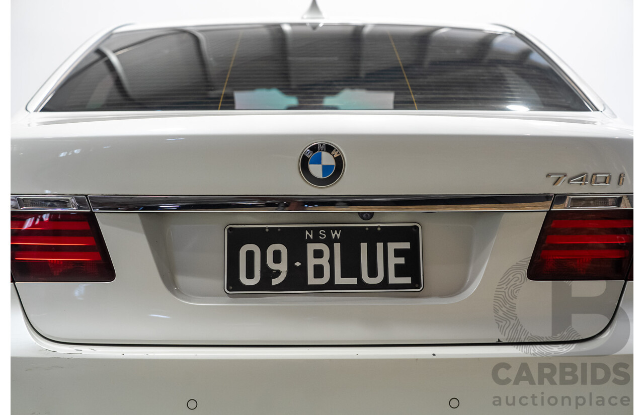 09/2013 BMW 740i F01 MY14 4d Sedan Mineral White Metallic Turbo 3.0L