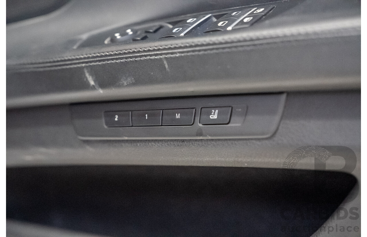 09/2013 BMW 740i F01 MY14 4d Sedan Mineral White Metallic Turbo 3.0L