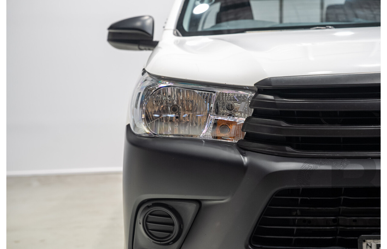 05/2019 Toyota Hilux Workmate TGN121R MY19 Double Cab P/Up White 2.7L