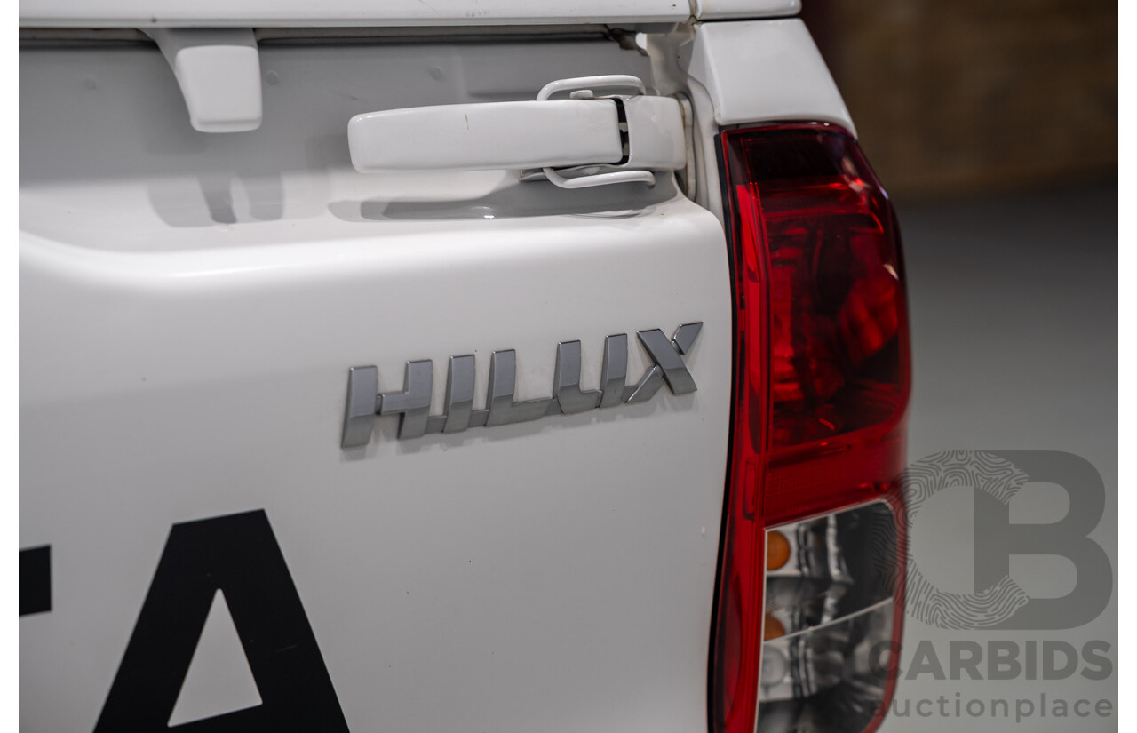 05/2019 Toyota Hilux Workmate TGN121R MY19 Double Cab P/Up White 2.7L