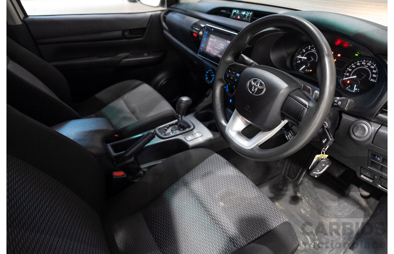05/2019 Toyota Hilux Workmate TGN121R MY19 Double Cab P/Up White 2.7L