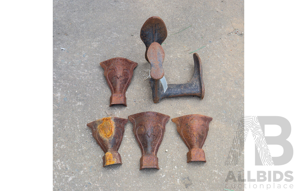 Cast Iron Cobblers Three Way Shoe Last and Four Cast Iron Feet
