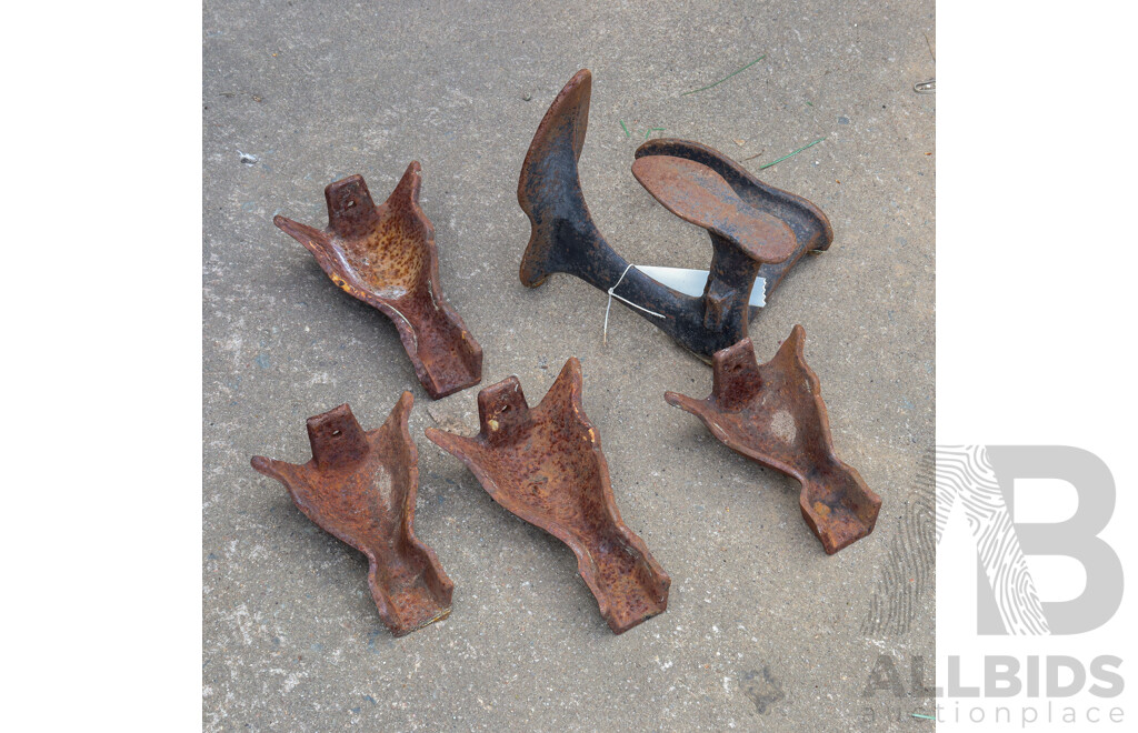 Cast Iron Cobblers Three Way Shoe Last and Four Cast Iron Feet