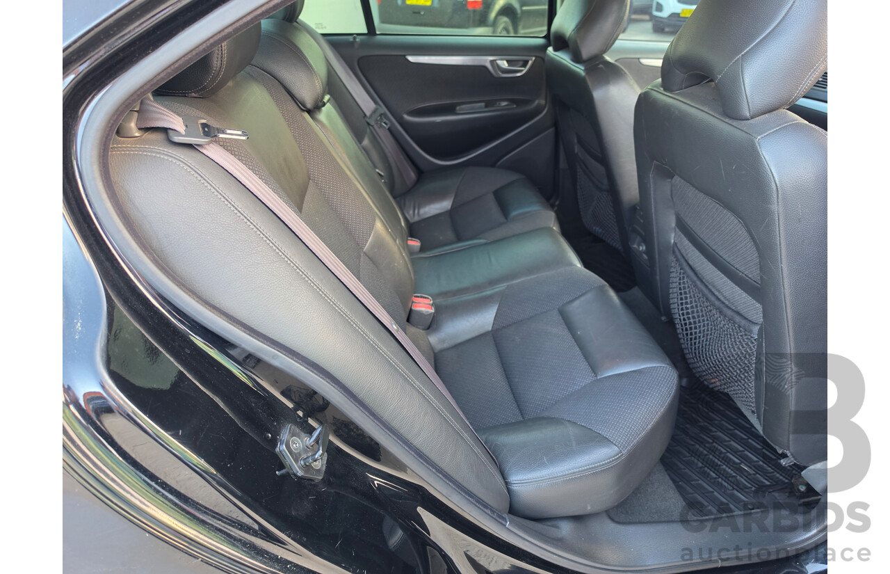 06/2002 Volvo S60 (AWD)  4d Sedan Black 2.4L