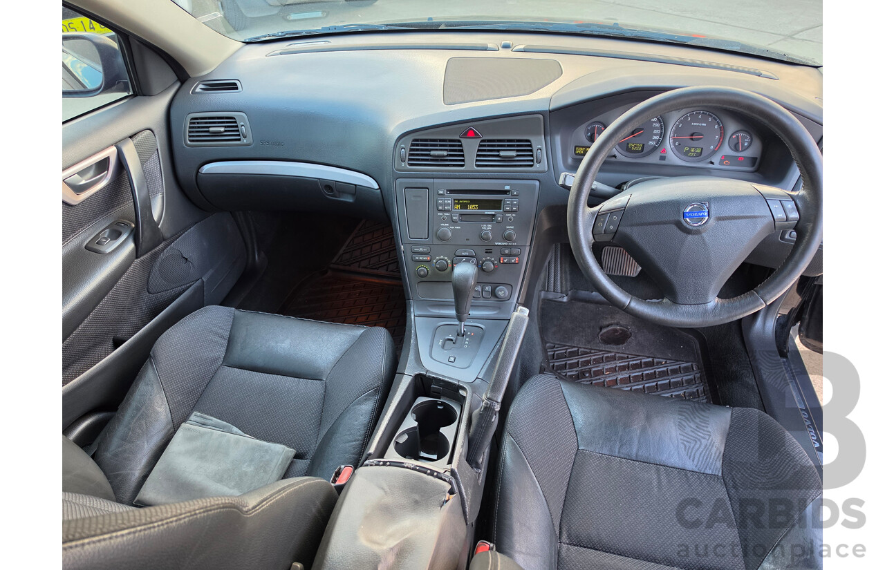 06/2002 Volvo S60 (AWD)  4d Sedan Black 2.4L