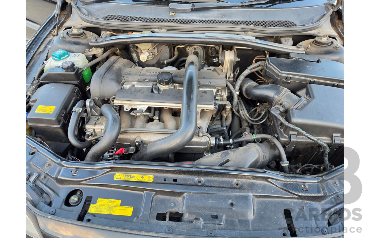 06/2002 Volvo S60 (AWD)  4d Sedan Black 2.4L