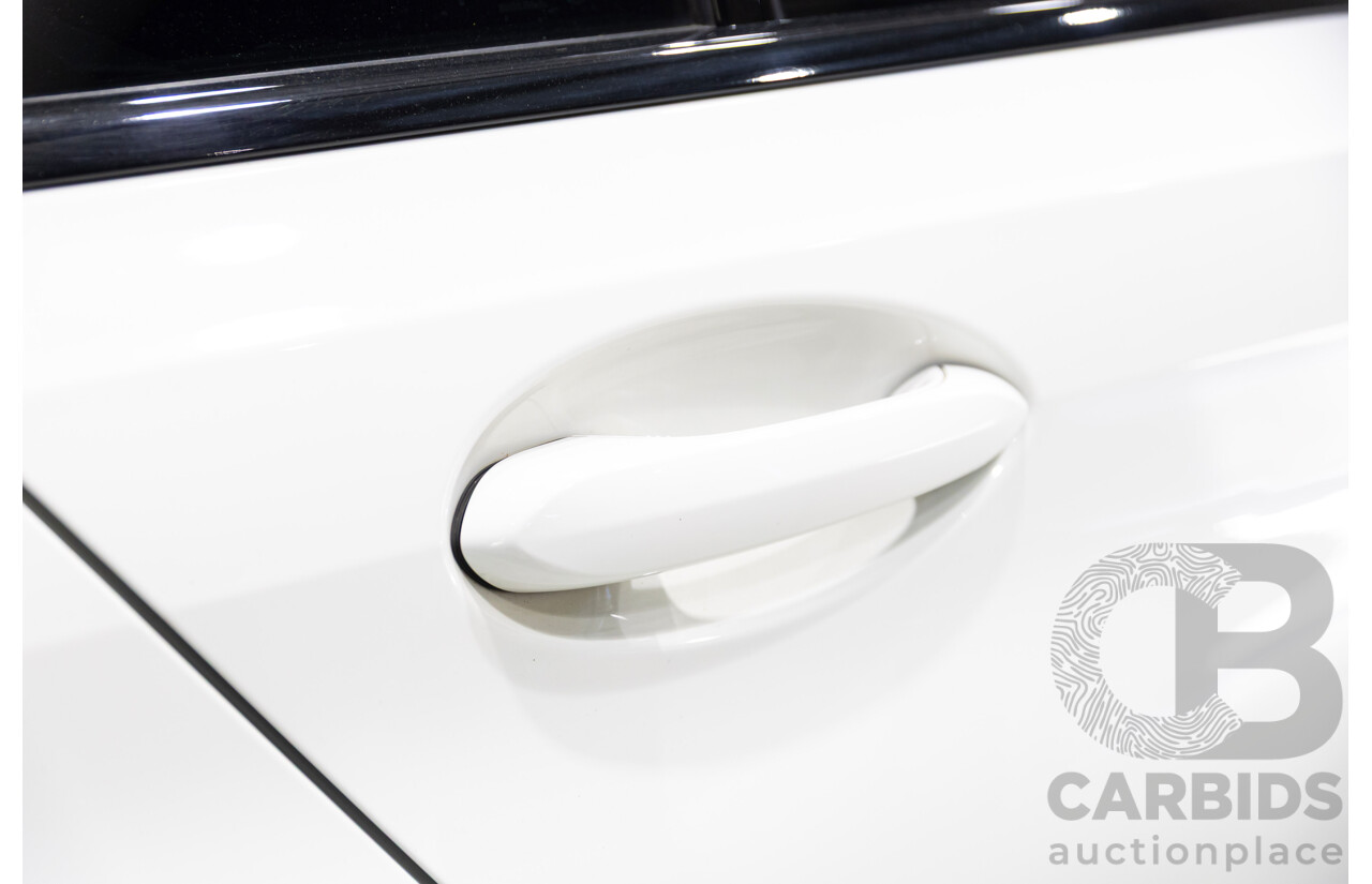 07/2019 BMW 330i G20 MY19 4d Sedan Alpine White Turbo 2.0L