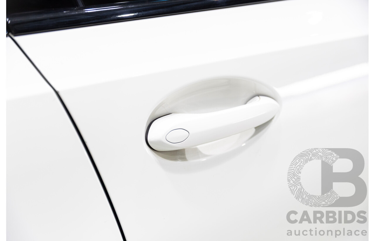 07/2019 BMW 330i G20 MY19 4d Sedan Alpine White Turbo 2.0L