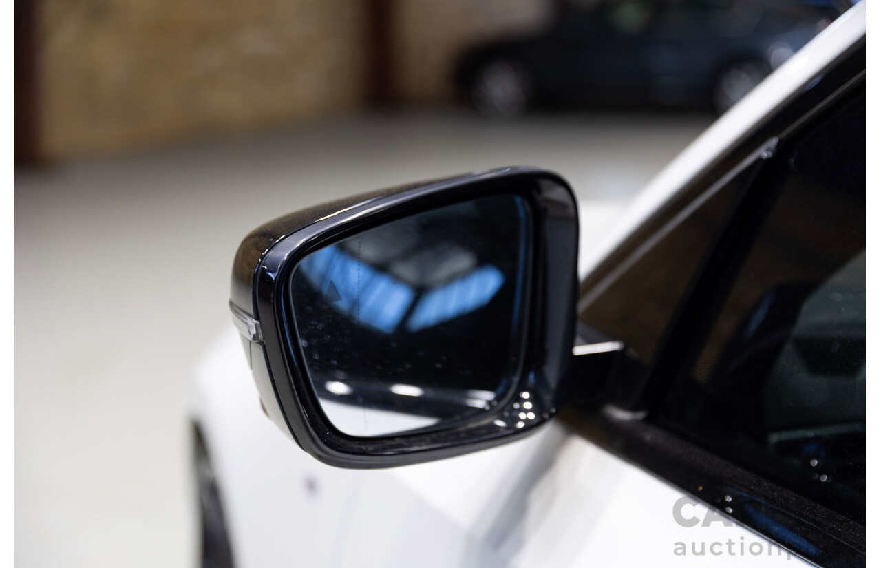 07/2019 BMW 330i G20 MY19 4d Sedan Alpine White Turbo 2.0L