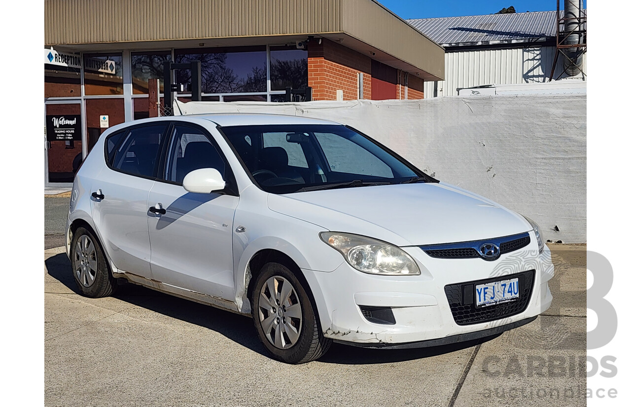02/2008 Hyundai i30 SX FD 5d Hatchback White 2.0L