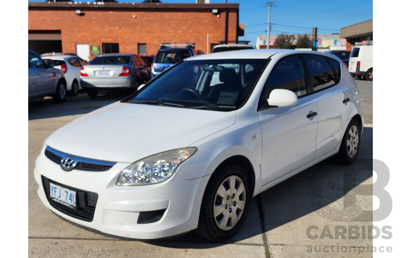 02/2008 Hyundai i30 SX FD 5d Hatchback White 2.0L