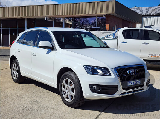 02/2011 Audi Q5 2.0 TDI Quattro 8R MY11 4d Wagon White 2.0L